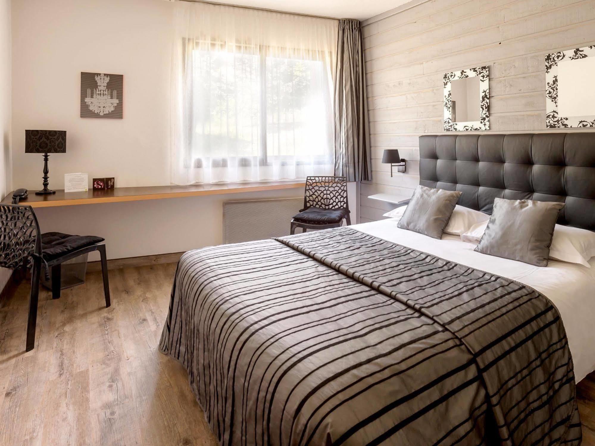 Hotel Burnichon ตาราร์ ภายนอก รูปภาพ